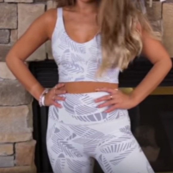 Aerie Move Printed High Waisted 7/8 Legging - Picture 14 of 14
